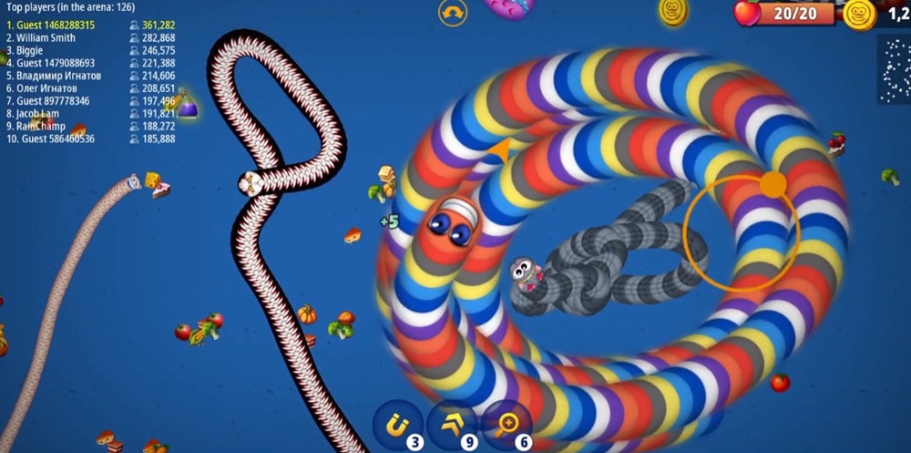 Roll, squeeze enemies in Worms Zone .io MOD APK