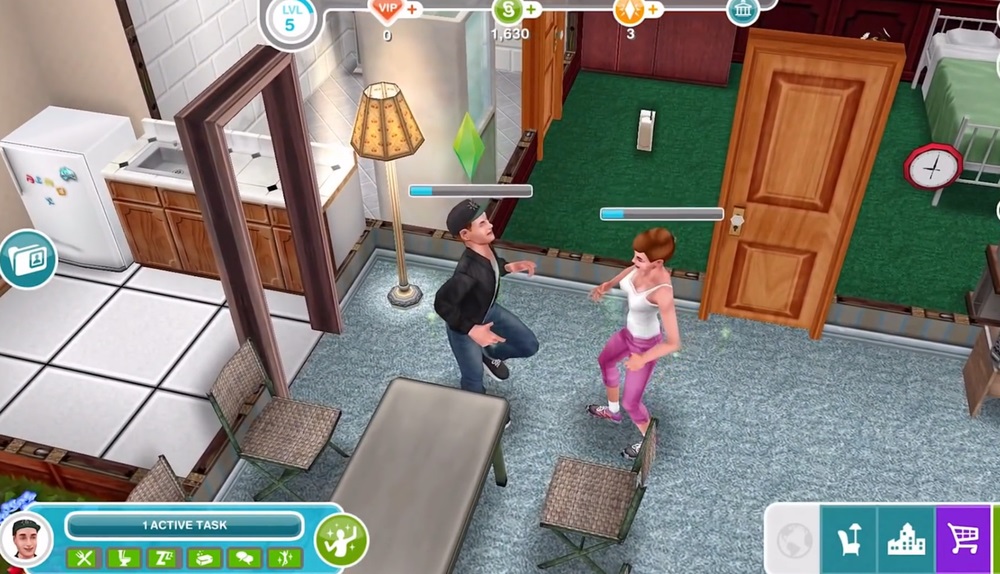 Gây dựng mối quan hệ trong  The Sims FreePlay MOD APK